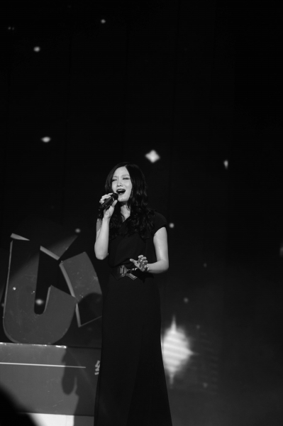 那个爱唱歌的<em>女孩</em>在<em>天堂</em>唱起《生命的河》|姚