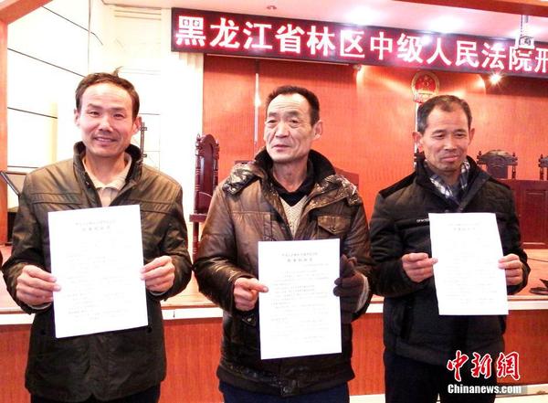 河南新野猴戏艺人二审改判无罪 燃放鞭炮庆贺