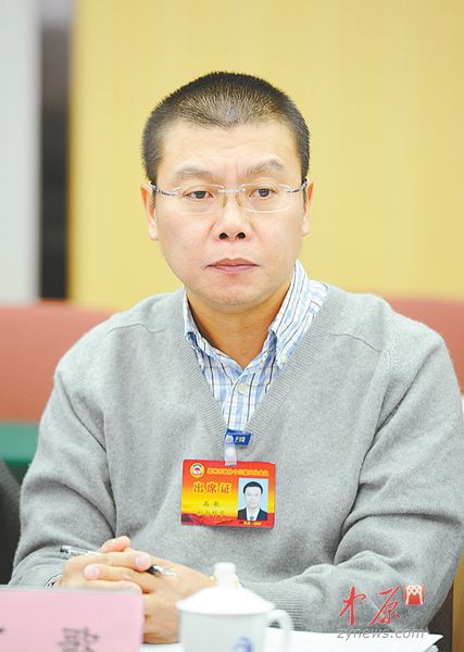 市政协委员高歌 :严标准大力度管好渣土车|交警