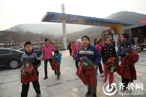 济南儿童福利院收到特殊新年礼物 政协委员捐