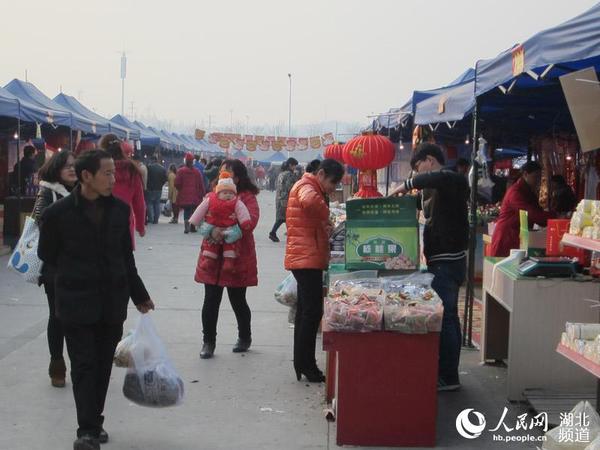 湖北宜昌三峡物流园年货市场销售火爆|三峡|宜