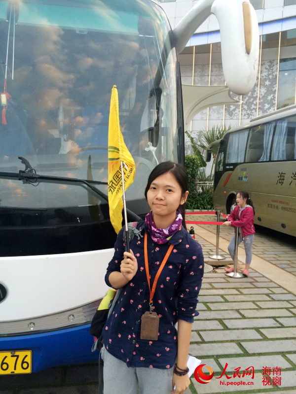 视觉故事:海南女导游连续4年带团过情人节