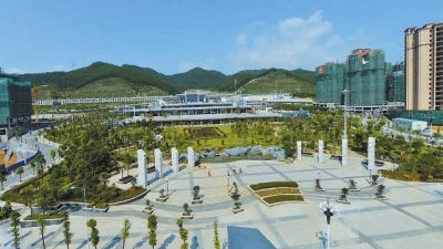 尤溪火车站前建成了生态公园。