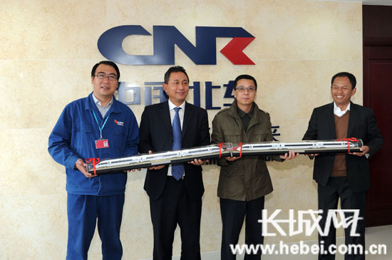 印度尼西亚代表团考察唐车公司洽谈中印铁路合