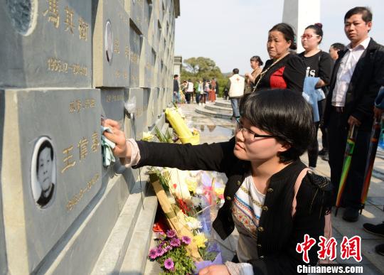 浙江首个遗体捐赠陵园为132位捐献者祭祀(图)