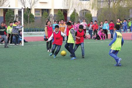 足球从娃娃抓起|校园|学生