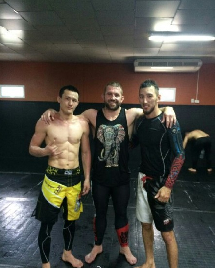 猛虎归穴 王冠赴泰国老虎拳馆训练|主教练|备战