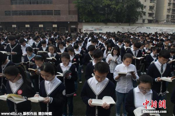 4月28日,重庆一所中学拉开了该校读书节v中学的高中,3000序幕高中生多名本溪特长班四图片