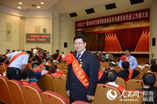 图为湖南路桥董事长方联民   姚跃初摄