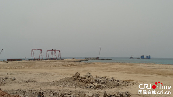 正在建设的吉布提港多拉雷多功能码头 王新俊 摄