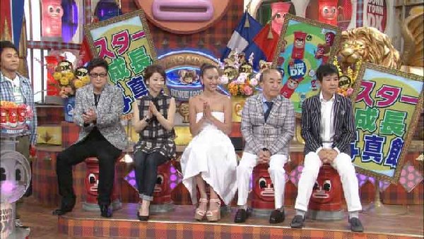 水谷雅子在节目中(左三)(网页截图)