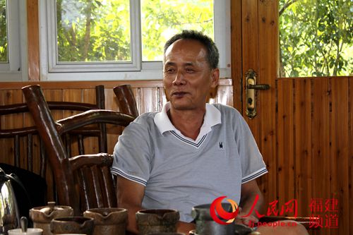 钟情武夷山水的陈建霖。