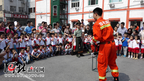 邯郸消防开展迎六一消防宣传活动(图)|幼儿园