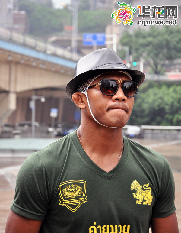 略显疲态的播求来到位于江南体育馆旁的武可名俱乐部。苏桢淇 摄