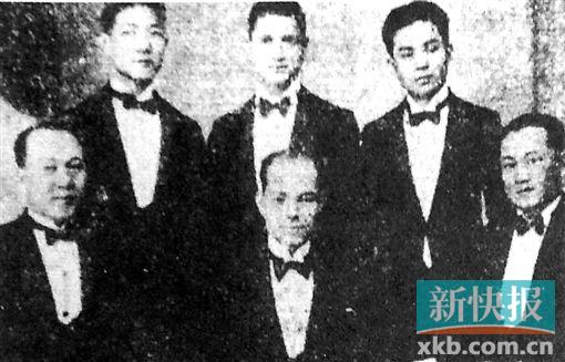 ■右一为尹自重。