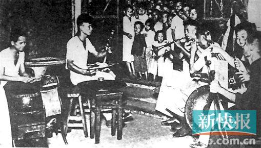 ■尹自重在粤剧演奏中引入了小提琴。