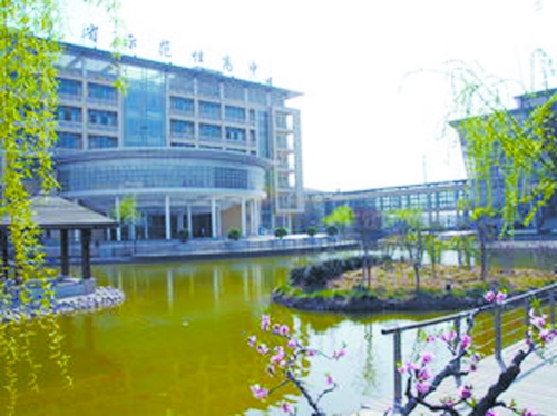 郑州国庆中学:3年后送孩子进名校