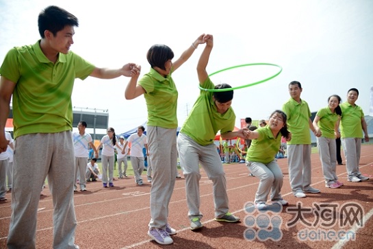 平顶山银行举办职工趣味运动会 提高团队凝聚