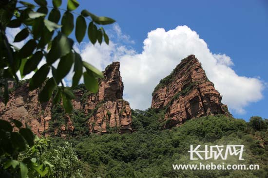 河北省风景名胜:夏登嶂石岩 览太行一方绝胜|景