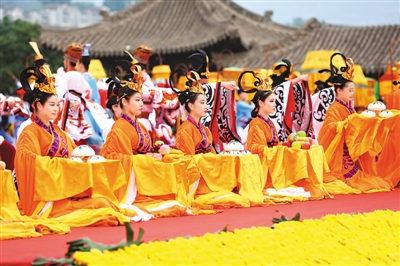 中华人文始祖伏羲 3ad4c78b-fa80-41f2-b471-2d60bc48e28b_size122_w400_h266.jpg