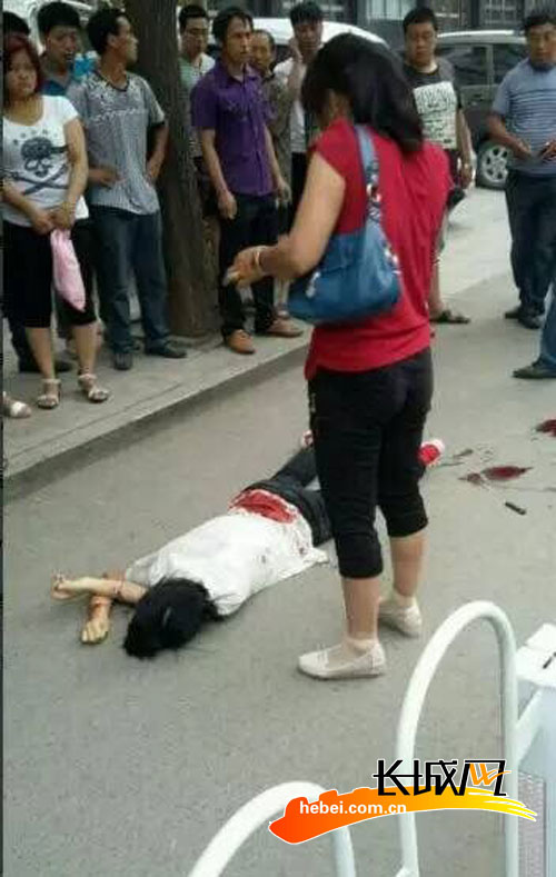 承德下板城发生一起街头杀人案 案情尚不明了