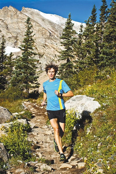 跑步,图片来自Scott Jurek 的个人社交网站。