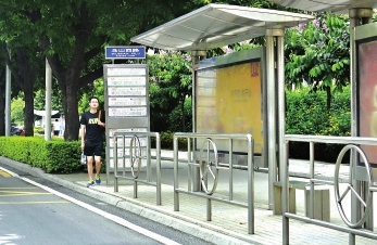 乌山西路站(教育附中旁边)