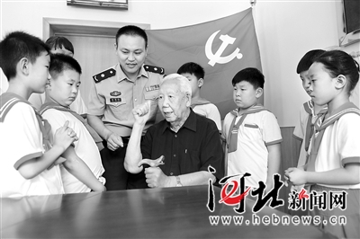 邢台91岁抗战老战士为孩子们讲抗战故事(图)|抗