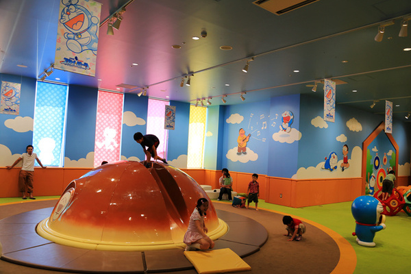 【日本.北海道】新千岁机场邂逅最萌蓝胖子