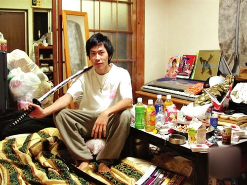 日本百万年轻人家里蹲 多为15至20岁男性|日