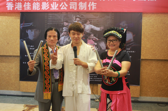 　　左二为男主角“世界棍王”吕一杰