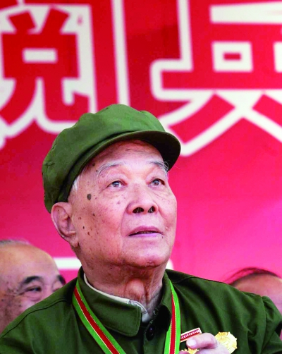 哀而不伤 悲而壮美|罗浪|军乐团_凤凰资讯