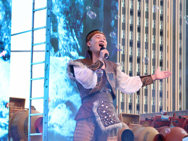 图为活动现场。