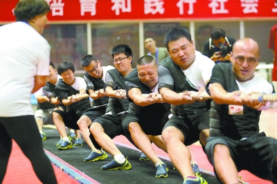 业余拔河赛玩出专业范儿|技战术|选手