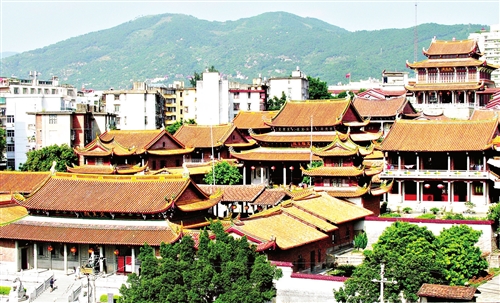 梅峰寺始建于宋神宗时，至今已有近千年的历史