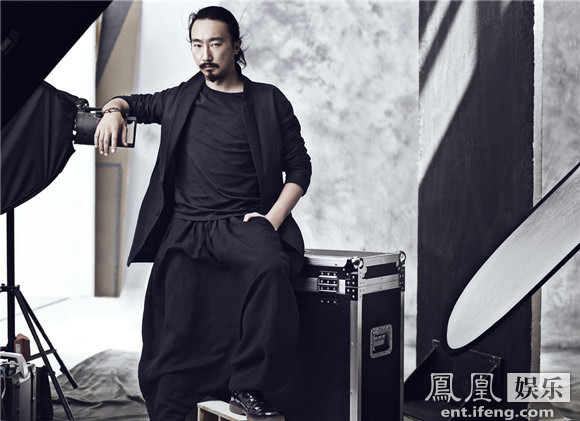 《中国超模》三强争夺对决伦敦 摄影师尹超怒斥学员