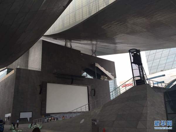 可容纳5000人的露天电影院。(图片来源:新华网)