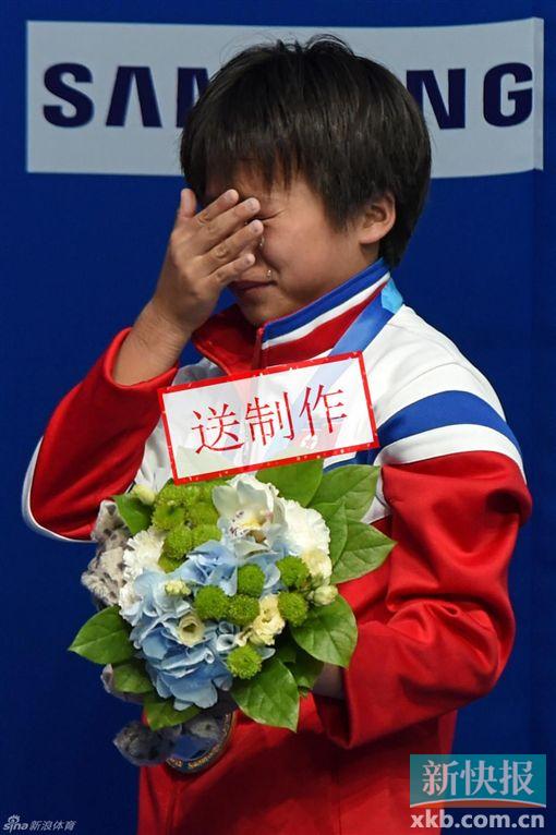 这个16岁高中生,为朝鲜记录首枚举重世锦赛金单手游泳的夺得图片