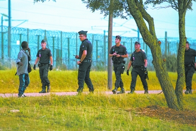 欧盟地中海拦截逾千非法移民|移民|遣返