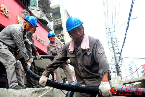 老河口市首条电缆入地改造的街道通电|环网|送