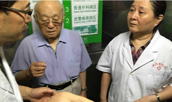 盛志勇院士团队为天津港爆炸事故伤员捐赠烧伤