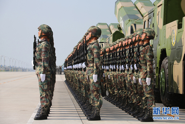 8月2日，装备方队进行阅兵式训练。新华社记者王建民摄