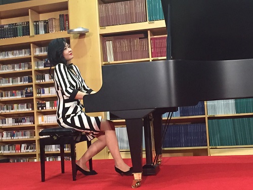 钢琴家袁芳:贝多芬音乐有情怀、正义和责任感
