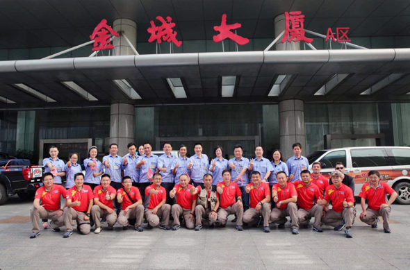 中国金城硬汉出征2015中国大越野(图)|车队|拉