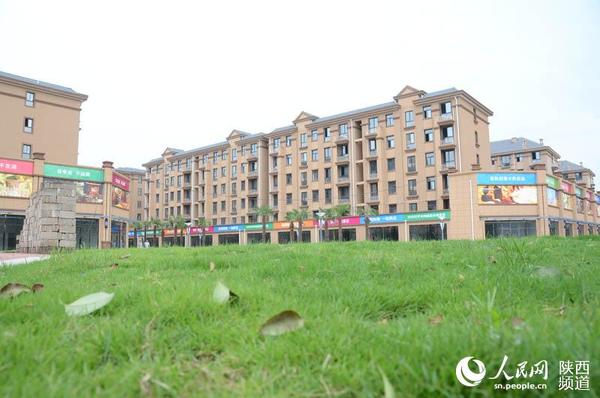 蔡家坡开发区内一处居民住宅小区。高岗 摄