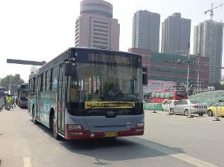 13路、21路延点车末班延至0:05 终点七厂十字