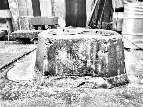 官桥镇前进街的水井，建于1943年