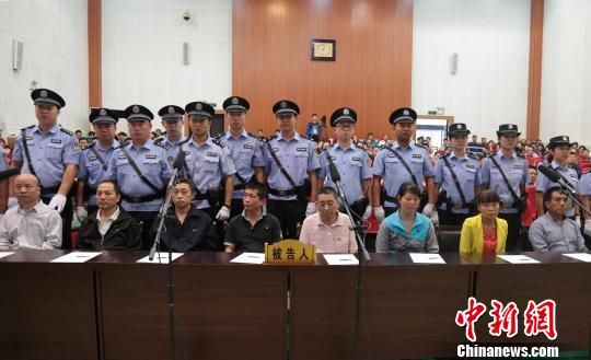 图为连霍高速义昌大桥爆炸垮塌案中的8名被告人李贵刚摄