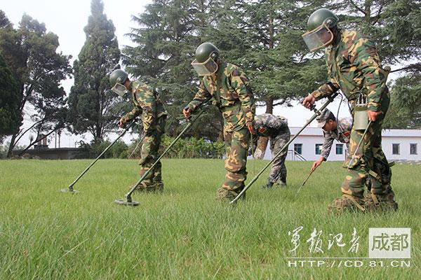 中越边境云南段排雷 400余尖兵临战训练|排雷