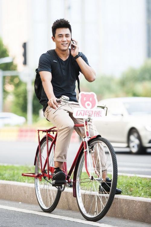 《爱的速递》杜淳化身都市骑士 显型男本色|骑